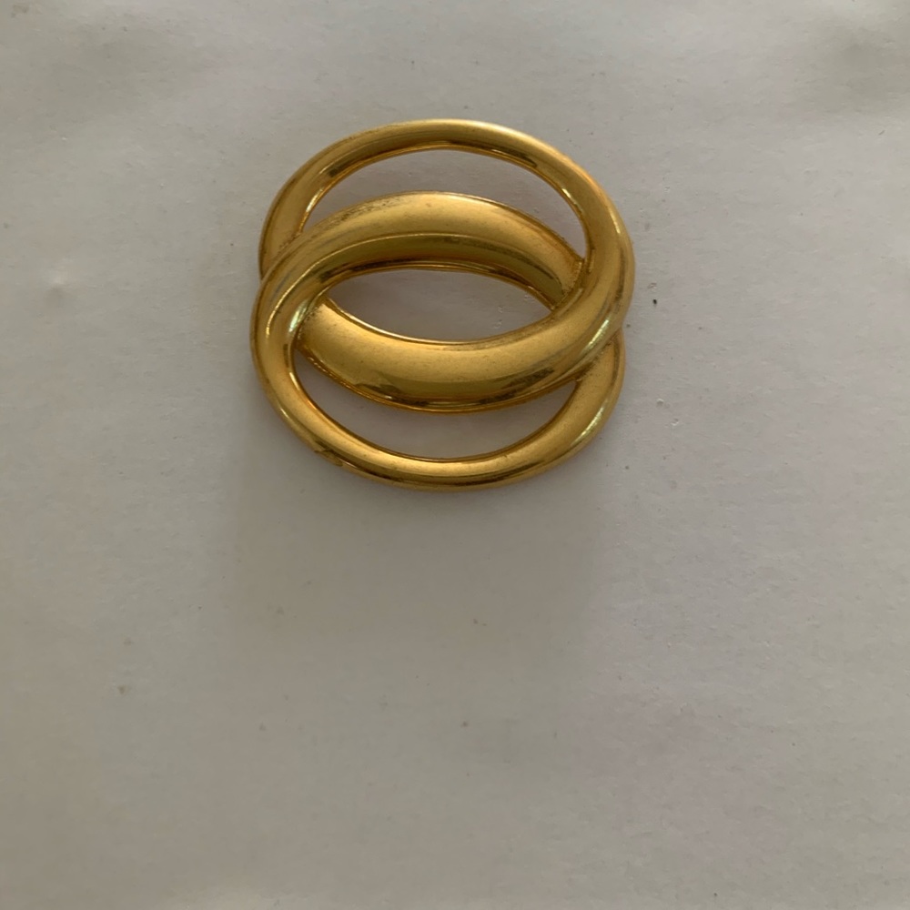 Double knot pin